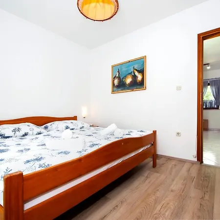 Apartment Mare Borik